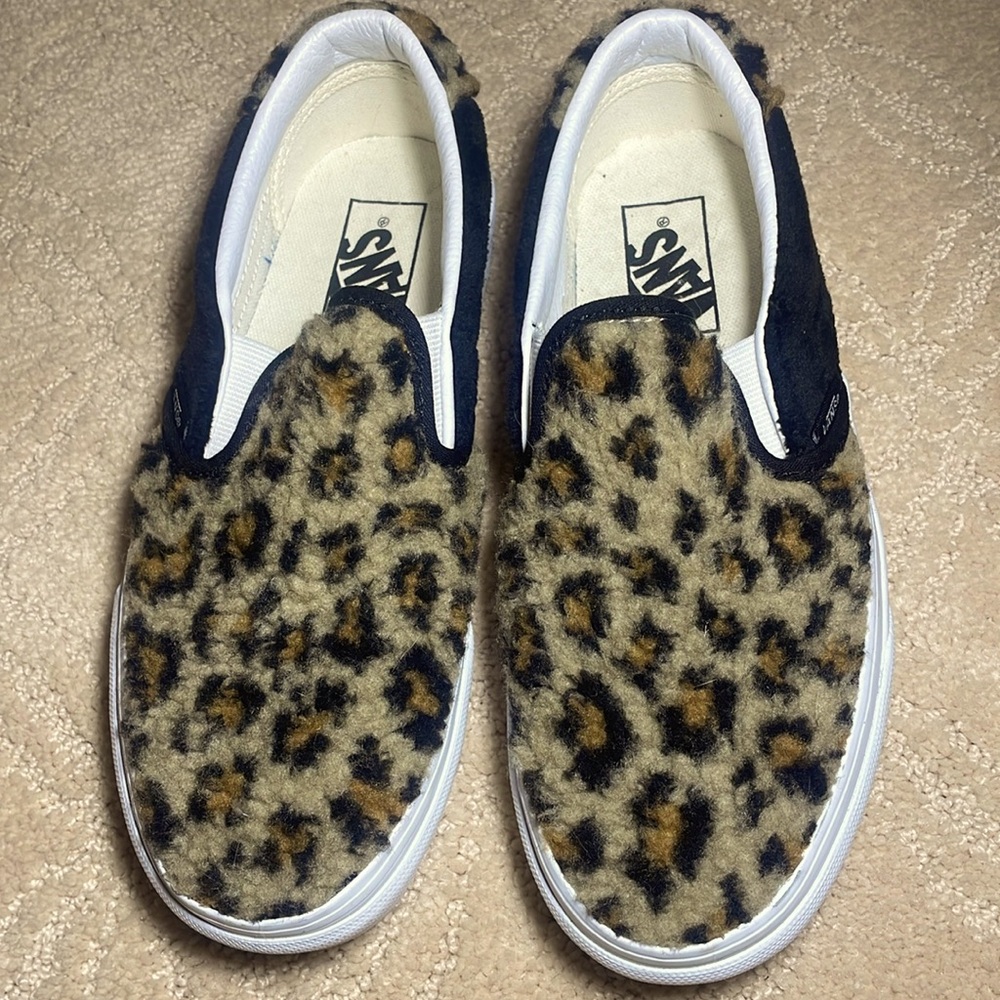 Brand new Vans Leopard print faux fur slip ons size 7 women’s/5.5 men’s